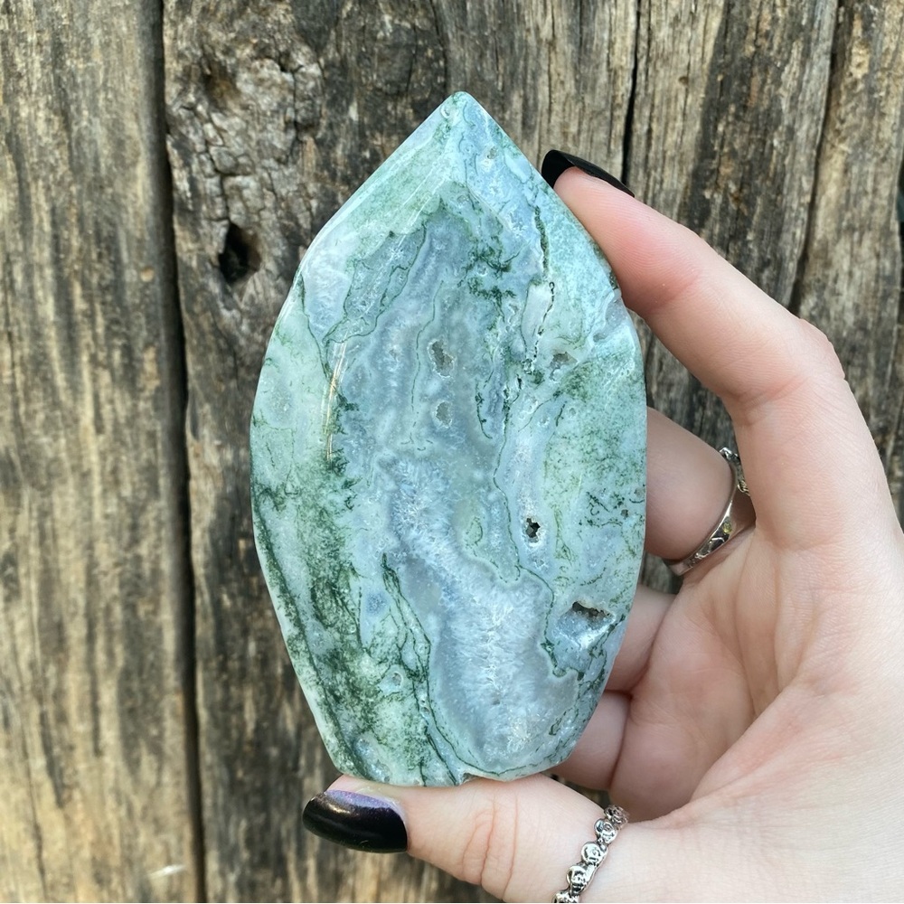 ☁️ quartzy moss agate crystal freeform